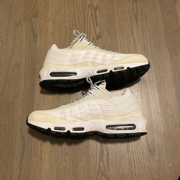 Nike Air Max 95’s in White - Picture 3 of 7